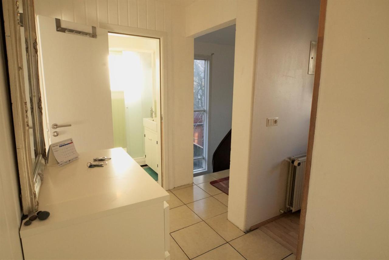 Cozy On The Strip Apartment Reykjavik Bagian luar foto